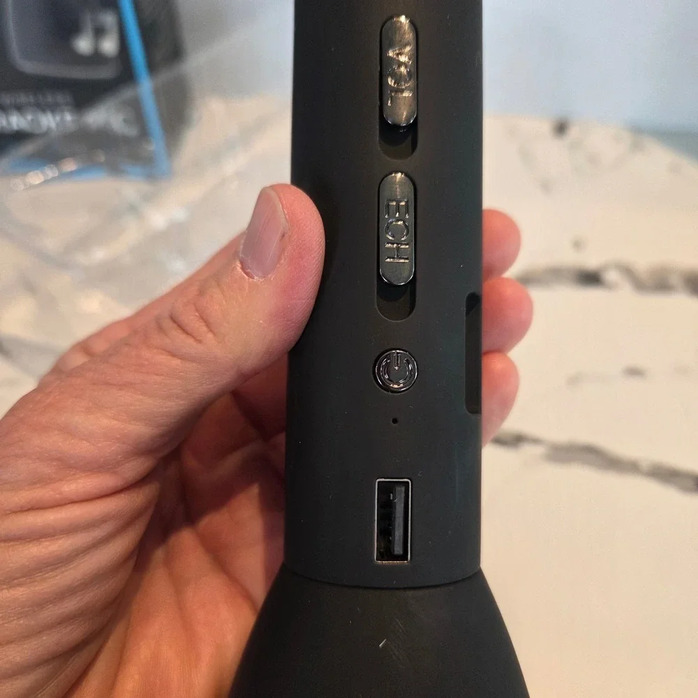 SmartGear Wireless Karaoke Microphone Built-in Speaker Bluetooth‎ Rechargeable